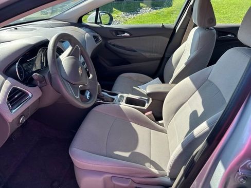 Used 2018 Chevrolet Cruze LS FWD image 6