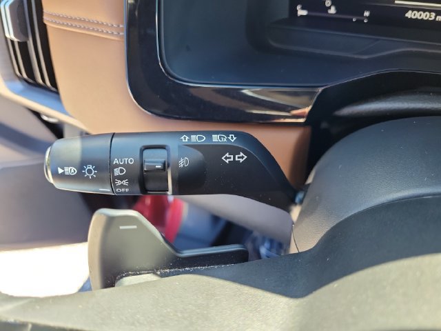 Used 2023 Nissan Pathfinder Platinum AWD/4WD image 24