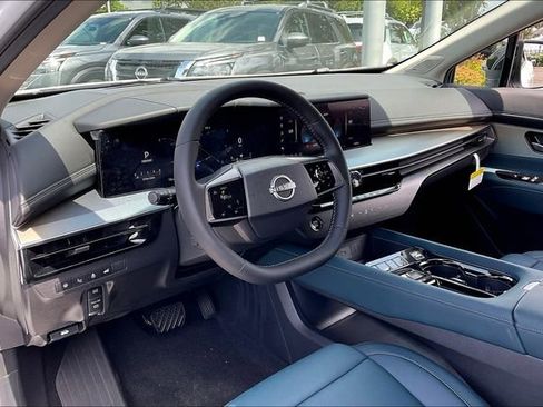 Used 2025 Nissan Murano Platinum w/ Cargo Package image 5