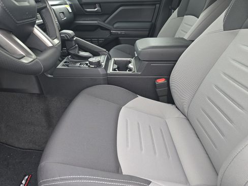 New 2025 Toyota Tacoma TRD Off-Road image 9