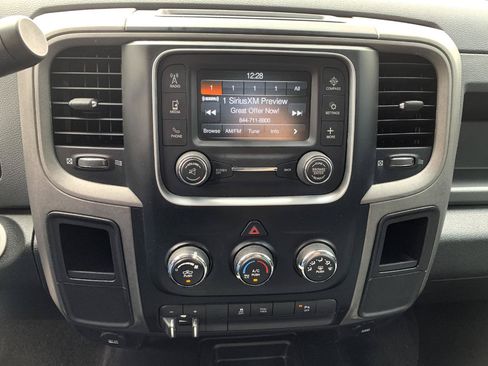 Used 2015 RAM 2500 Tradesman w/ Chrome Appearance Group AWD/4WD image 23
