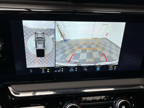 Certified 2022 GMC Sierra 1500 AT4 w/ AT4 Premium Package image 6