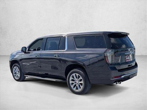 New 2025 Chevrolet Suburban Premier RWD image 8
