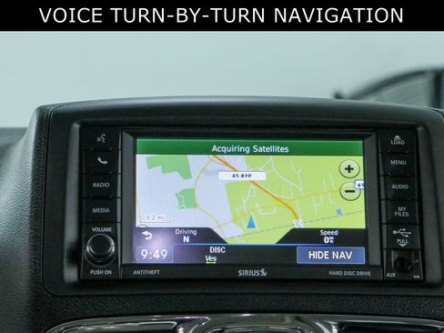 Used 2016 Chrysler Town & Country Touring FWD image 18