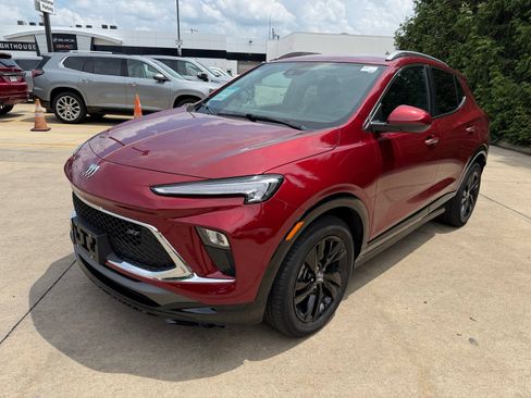 Used 2024 Buick Encore GX Sport Touring FWD image 7