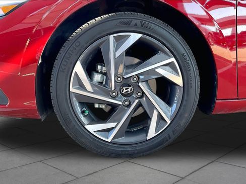 Used 2025 Hyundai Elantra Sport FWD image 12