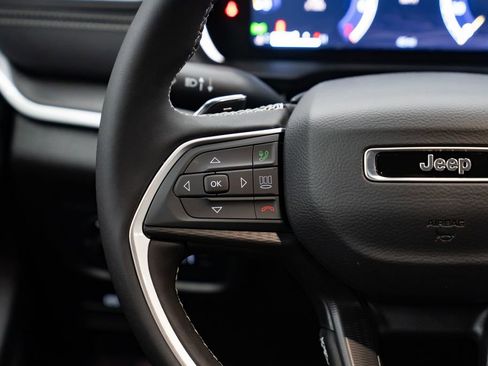 New 2025 Jeep Grand Cherokee 4WD image 16