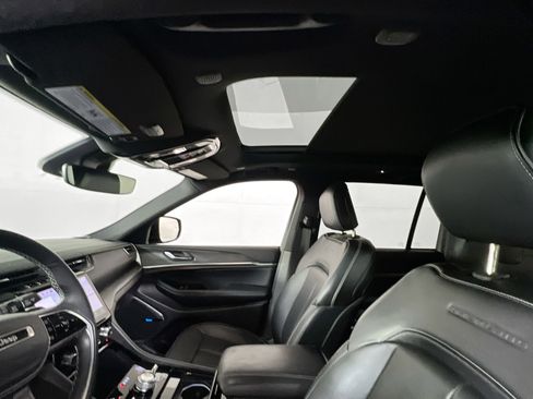 Used 2022 Jeep Grand Cherokee Overland image 23