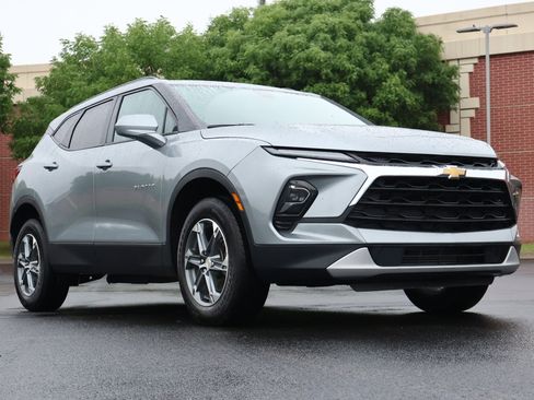 Used 2024 Chevrolet Blazer LT w/ Convenience Package FWD image 1