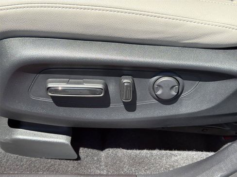Used 2025 Honda CR-V EX-L image 23