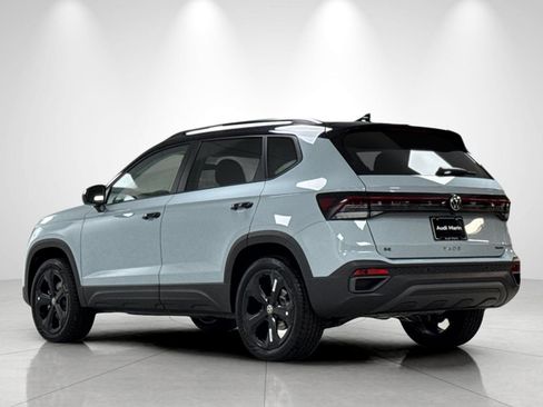 New 2026 Volkswagen Taos SE AWD/4WD image 3