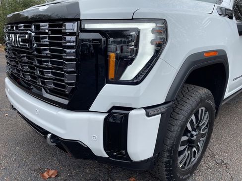 New 2026 GMC Sierra 2500 Denali Ultimate image 9