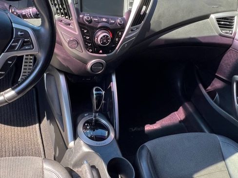 Used 2013 Hyundai Veloster w/ Style Pkg FWD image 20