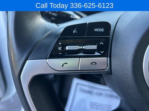Used 2022 Hyundai Elantra Limited FWD image 17