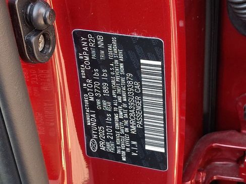 Certified 2025 Hyundai Venue SEL FWD image 27