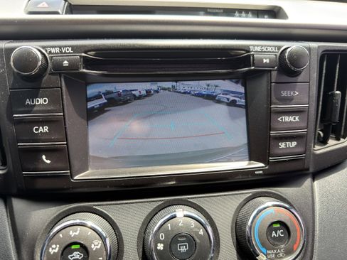 Used 2017 Toyota RAV4 LE w/ Carpet Mat Package AWD/4WD image 35