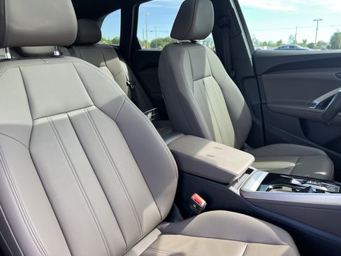 Certified 2025 Audi Q5 Premium w/ Convenience Package AWD/4WD image 35