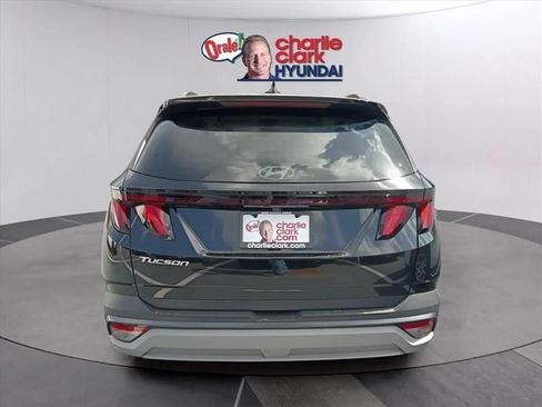 Used 2025 Hyundai Tucson SEL FWD image 3
