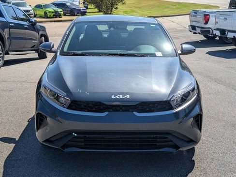 Used 2024 Kia Forte LXS w/ LXS Technology Package FWD image 2