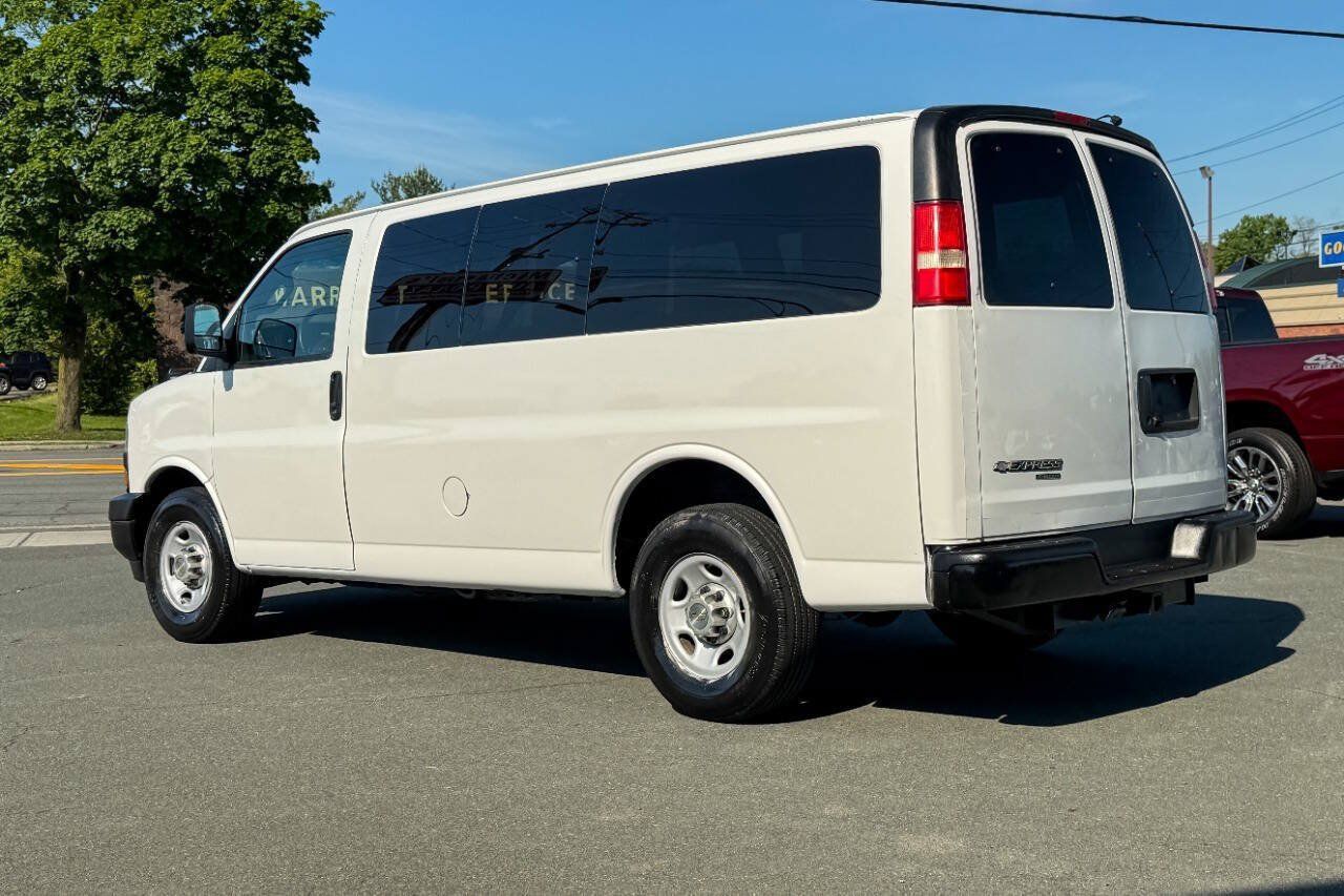 Used 2018 Chevrolet Express 2500 LS w/ Driver Convenience Package RWD image 6