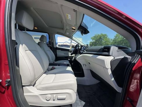 Certified 2026 Honda Odyssey EX-L image 7