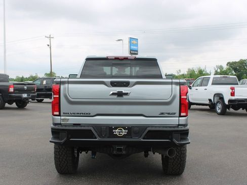 New 2026 Chevrolet Silverado 2500 ZR2 w/ LPO, Dark Essentials Package AWD/4WD image 8