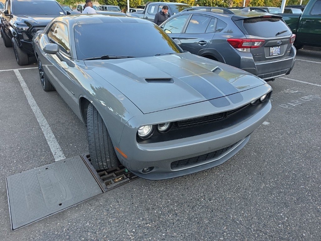 Used 2017 Dodge Challenger R/T w/ Driver Convenience Group RWD image 1
