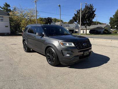 Used 2017 Ford Explorer XLT w/ XLT Technology Feature Bundle