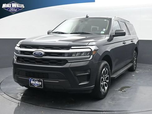 Certified 2022 Ford Expedition Max XLT RWD image 3