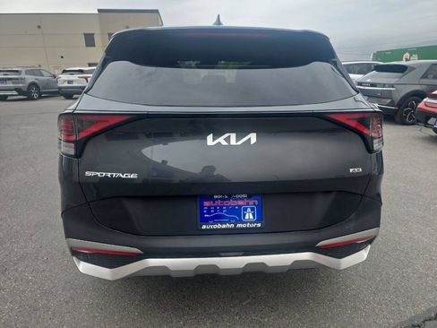 Used 2023 Kia Sportage LX AWD/4WD image 6
