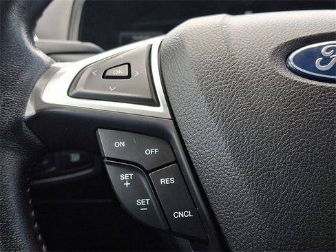 Used 2022 Ford Edge Titanium image 14