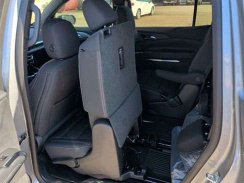 New 2025 Chevrolet Traverse LT w/ LPO, Floor Liner Package image 33
