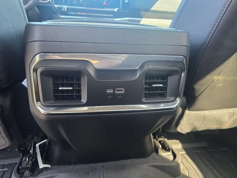 Used 2022 GMC Sierra 1500 SLT AWD/4WD image 27