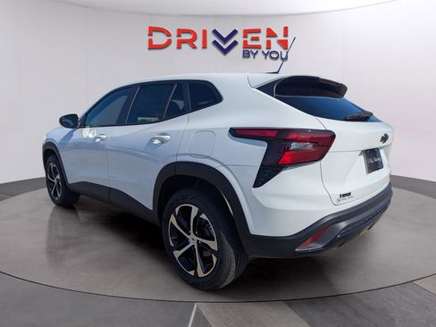 New 2026 Chevrolet Trax RS w/ Driver Confidence Package FWD image 3
