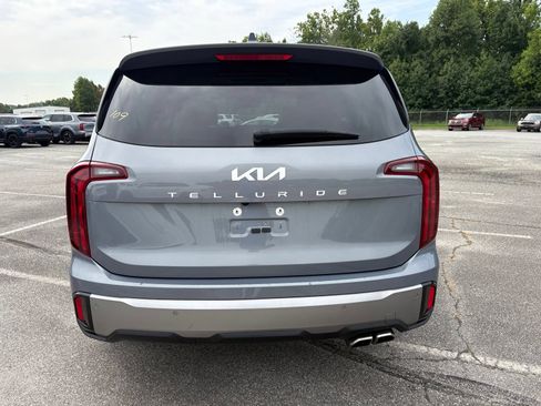 Used 2025 Kia Telluride S FWD image 4
