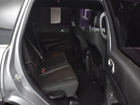 Used 2020 Jeep Grand Cherokee Laredo image 24