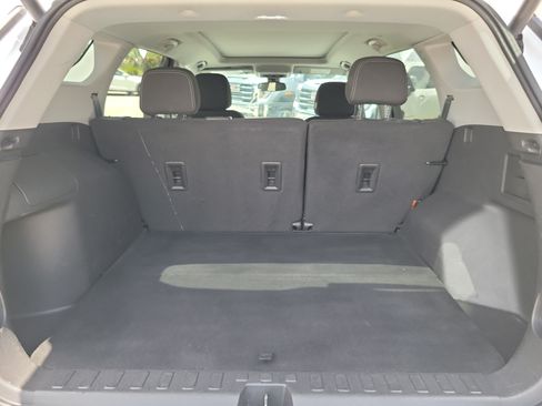 Used 2023 GMC Terrain SLE w/ Driver Convenience Package FWD image 16