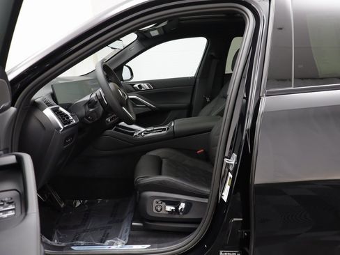 New 2026 BMW X6 xDrive40i w/ Climate Comfort Package image 5