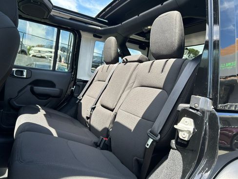 Used 2023 Jeep Wrangler Unlimited w/ Sun & Screen Package AWD/4WD image 44