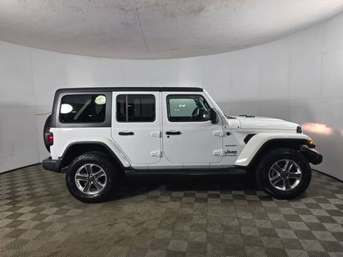 Used 2022 Jeep Wrangler Unlimited Sahara w/ Cold Weather Group image 4