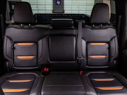 Used 2021 GMC Sierra 2500 AT4 image 29