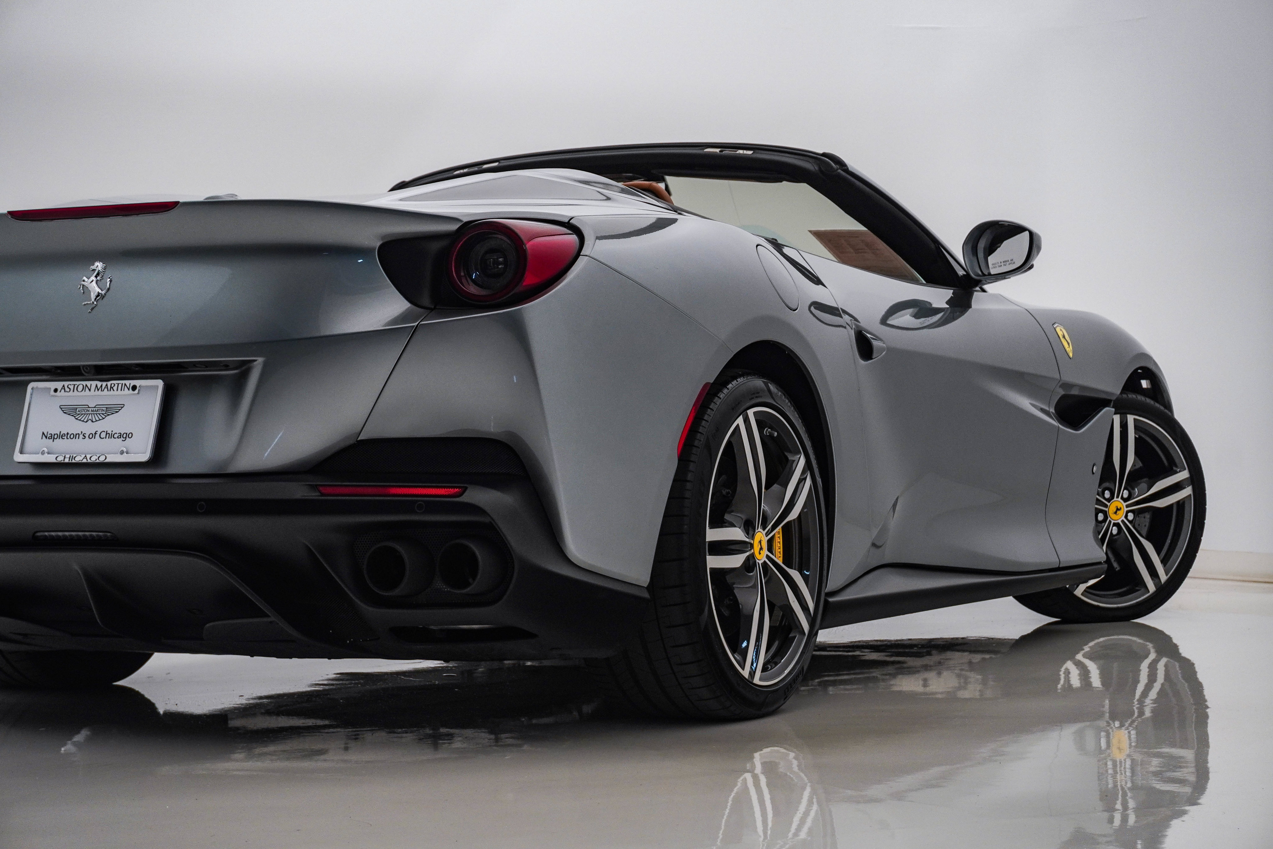 Used 2019 Ferrari Portofino RWD image 12