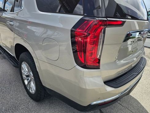 Used 2022 GMC Yukon SLT w/ SLT Premium Package image 12