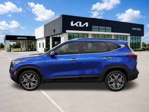Certified 2022 Kia Seltos SX w/ Sunroof Package AWD/4WD image 8