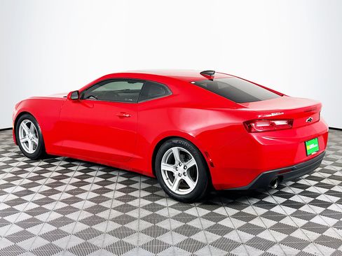 Used 2018 Chevrolet Camaro LT w/ Technology Package RWD image 6