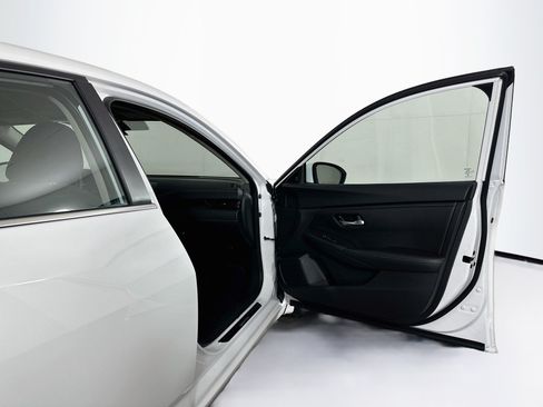Used 2025 Nissan Sentra SV w/ All-Weather Package FWD image 30