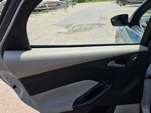 Used 2012 Ford Focus SEL FWD image 14