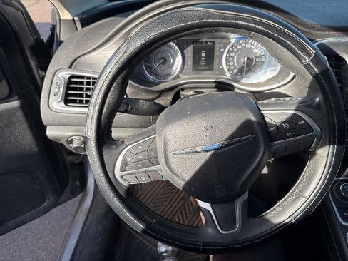 Used 2015 Chrysler 200 Limited w/ Convenience Group image 7