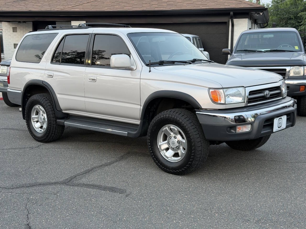 Used 1999 Toyota 4Runner SR5 w/ Upgrade Value Pkg 4 AWD/4WD image 37