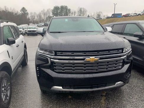 Used 2023 Chevrolet Suburban Premier image 5